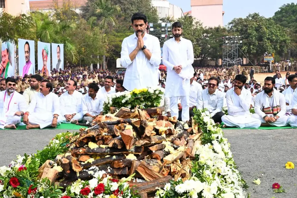 Ajit Pawar: బారామతిలో నిర్వహించిన అజిత్ పవార్ అంత్యక్రియల్లో మంత్రి లోకేశ్