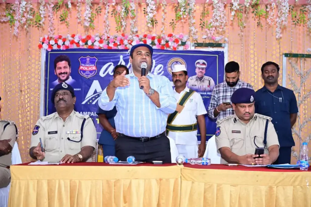 Collector Rahul Raj: అవగాహనతోనే రోడ్డు ప్రమాదాలకు అడ్డుకట్ట