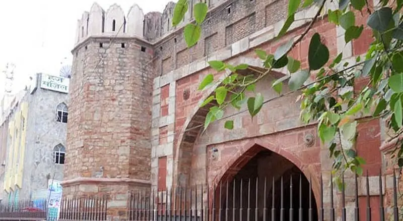 Delhi: తుర్క్ మన్ గేట్ వద్ద హింసాత్మక ఘటన: 30 మంది గుర్తింపు