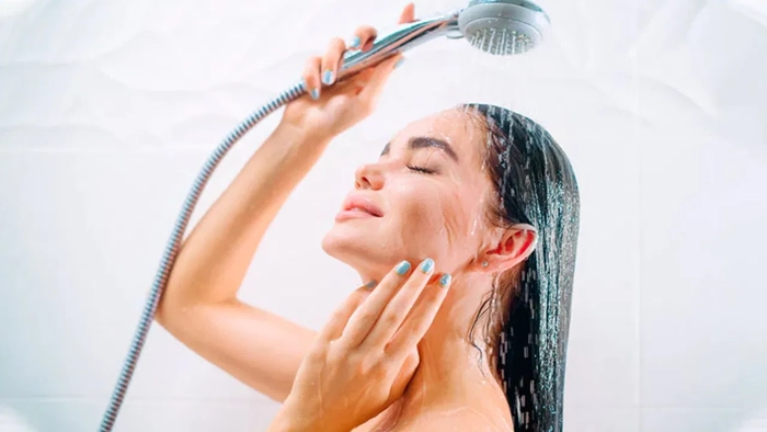 Is bathing with hot water good during the winter season