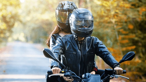 Two Wheeler Safety: రోడ్డు ప్రమాదాల్లో నాణ్యమైన హెల్మెట్ తప్పనిసరి