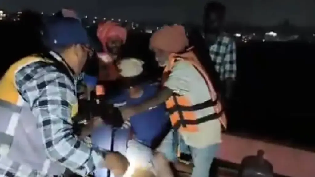 HYDRA DRF rescue : అర్ధరాత్రి చెరువులో ఉత్కంఠ! హైడ్రా–డీఆర్ఎఫ్ రక్షణ?