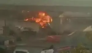 పెళ్లి వేడుకలో ఆత్మాహుతి దాడి..ఐదుగురు మృతి