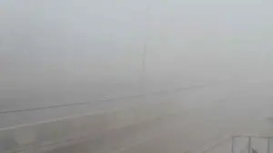 పొగమంచుతో శంషాబాద్–బెంగళూరు హైవేలో ట్రాఫిక్ జామ్