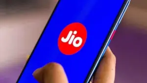 దేశంలోనే అతిపెద్ద ఐపీఓగా రిలయన్స్ జియో రాబోతుందా?