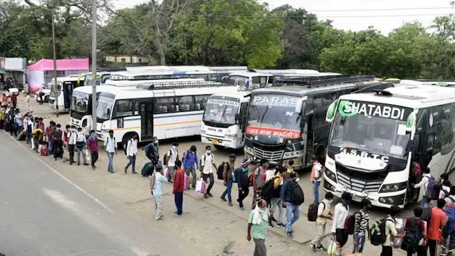 Bus Charges: సంక్రాంతి రద్దీ.. ప్రైవేట్ ట్రావెల్స్‌కు ఏపీ సర్కార్ హెచ్చరిక