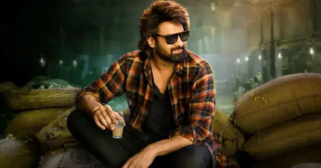 థియేటర్‌లో టపాసులు పేల్చడంతో మంటలు