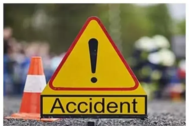 Kakinada Accident: బొలేరో వ్యాన్ బోల్తా.. ఇద్దరు వ్యక్తులు మృతి