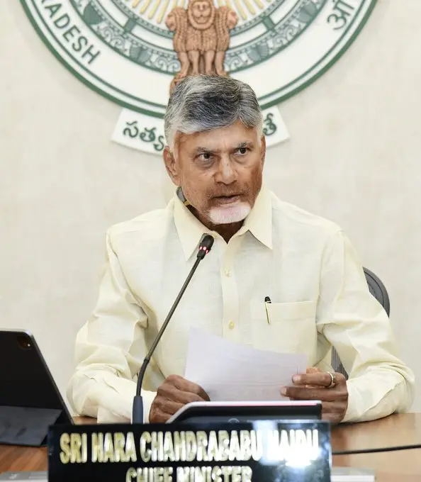 Kakinada: CM Chandrababu reviews the Sarlanka fire incident..