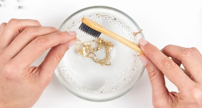 Cleaning Hacks:ఇంట్లోనే నగలకు మళ్లీ మెరుపు తెచ్చే సులభమైన చిట్కాలు