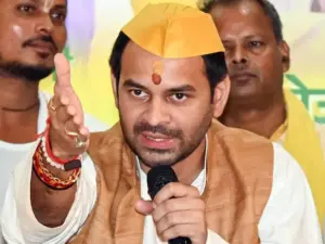 చాలా కాలం తర్వాత కుటుంబ సభ్యులను కలిసిన తేజ్‌ ప్రతాప్‌ యాదవ్‌..