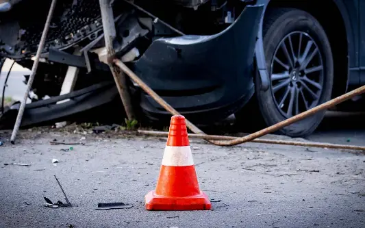 Kakinada Bus Accident: బస్సు బోల్తా.. 10 మందికి గాయాలు