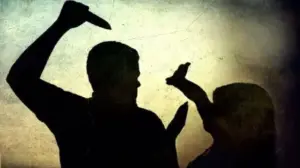 కుటుంబ కలహాలతో భార్య గొంతు కోసిన భర్త