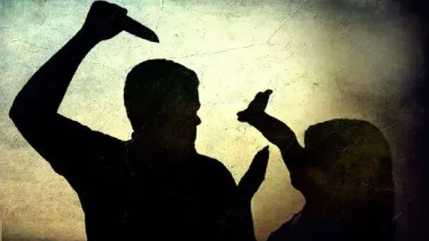 Siddipet: కుటుంబ కలహాలతో భార్య గొంతు కోసిన భర్త