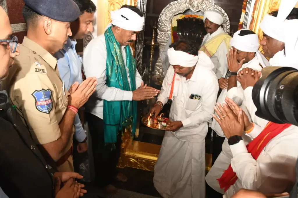 Adilabad: కేస్లాపూర్లో వైభవంగా ప్రారంభమైన నాగోబా జాతర