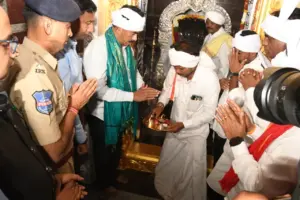 కేస్లాపూర్లో వైభవంగా ప్రారంభమైన నాగోబా జాతర