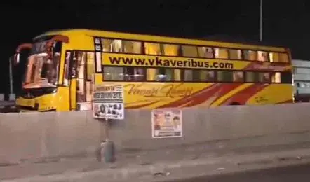 Kaveri Travels: Suddenly smoke in the bus.. narrowly escaped