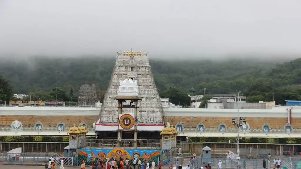 TTD: Huge rush for Srivari darshan: All darshans in 24 hours