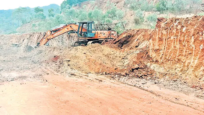 Nellore: అక్రమ గ్రావెల్ తవ్వకాలు.. 3 వాహనాలు సీజ్