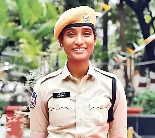 Warangal: వేధింపులు తట్టుకోలేక మహిళా కానిస్టేబుల్ ఆత్మహత్య