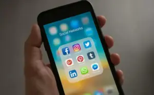 సోషల్ మీడియాలో పోస్ట్ పెట్టాలంటే ఇక పర్మిషన్ కావాల్సిందే!