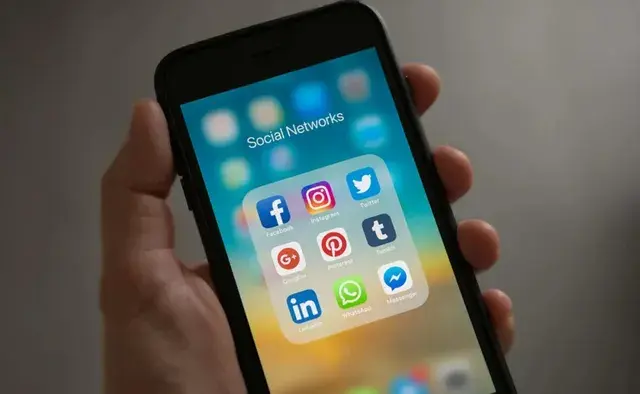 Bihar: సోషల్ మీడియాలో పోస్ట్ పెట్టాలంటే ఇక పర్మిషన్ కావాల్సిందే!