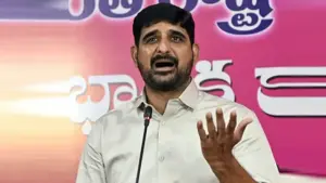 కౌశిక్ రెడ్డి–ఐపీఎస్ అసోసియేషన్ మధ్య మాటల యుద్ధం