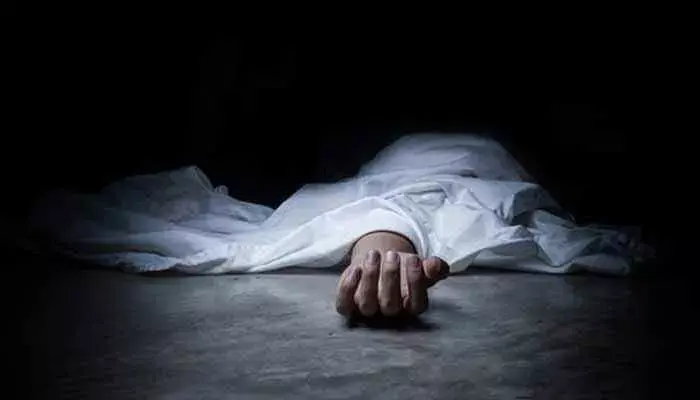 Guntur crime: Wife's affair with another man.. Husband commits suicide!