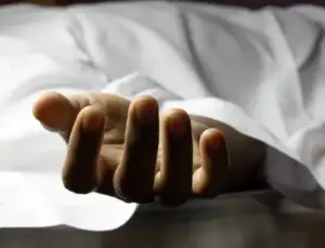 కారు-బైక్ ఢీ..ఇద్దరు అక్కడికక్కడే మృతి