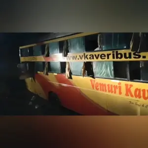 ఏపీలో కావేరి ట్రావెల్స్ బస్సు రోడ్డు ప్రమాదం