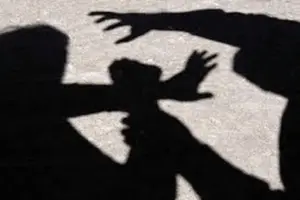 కార్మికుల మధ్య ఘర్షణ.. ఒకరు మృతి