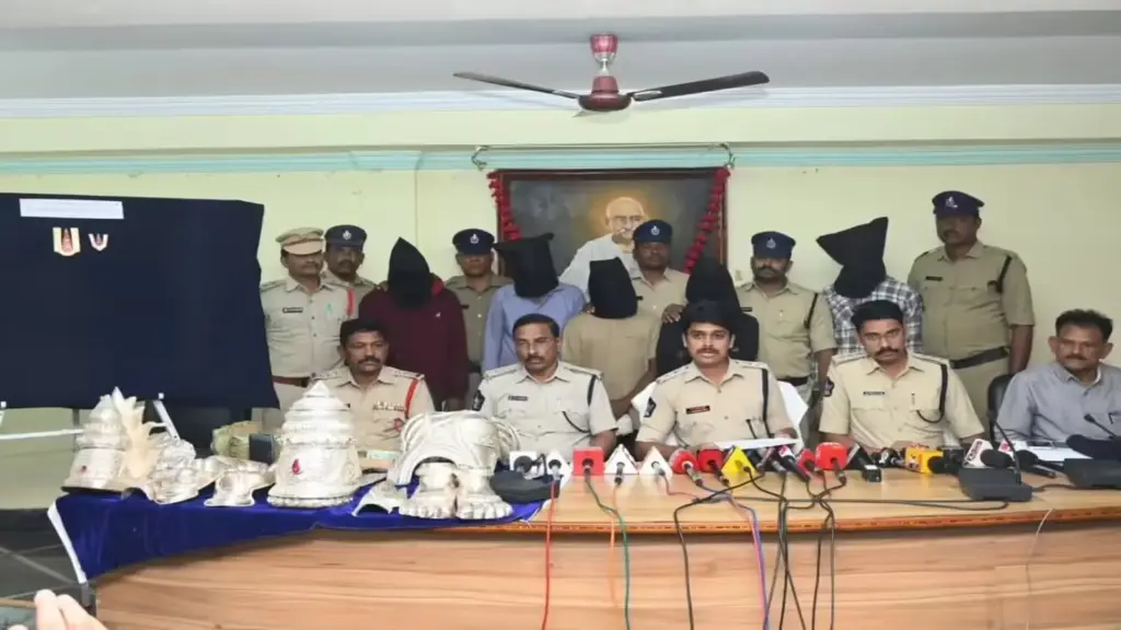 AP: గూగుల్ మ్యాప్స్ వాడి ఆలయాలను టార్గెట్ చేస్తున్న ముఠా