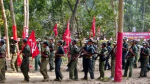 ఖాళీ అవుతున్న మావోయిస్టుల కంచుకోట