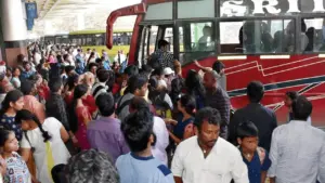 ఆర్టీసీ బస్టాండ్‌లో తొక్కిసలాట.. నలుగురికి తీవ్ర గాయాలు..!