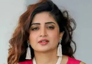 త్రివిక్ర‌మ్‌పై పూన‌మ్ కౌర్ ఫైర్