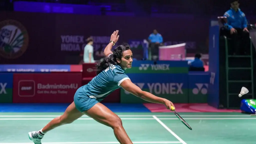 క్వార్టర్స్‌లోకి PV Sindhu