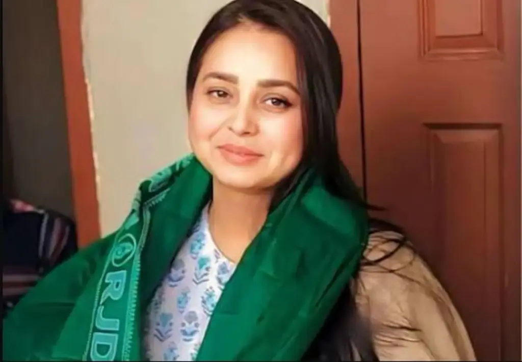 Rohini Acharya: తన కుటుంబ సభ్యులపై లాలూ ప్రసాద్ యాదవ్ కుమార్తె విమర్శలు