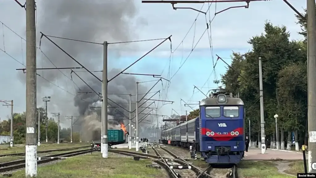 Ukraine: రష్యా దాడుల్లో 12 మంది ఉక్రెయిన్‌ పౌరులు మృతి