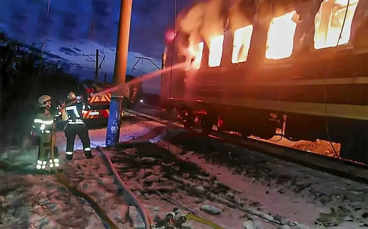 రష్యా దాడుల్లో 12 మంది ఉక్రెయిన్‌ పౌరులు మృతి