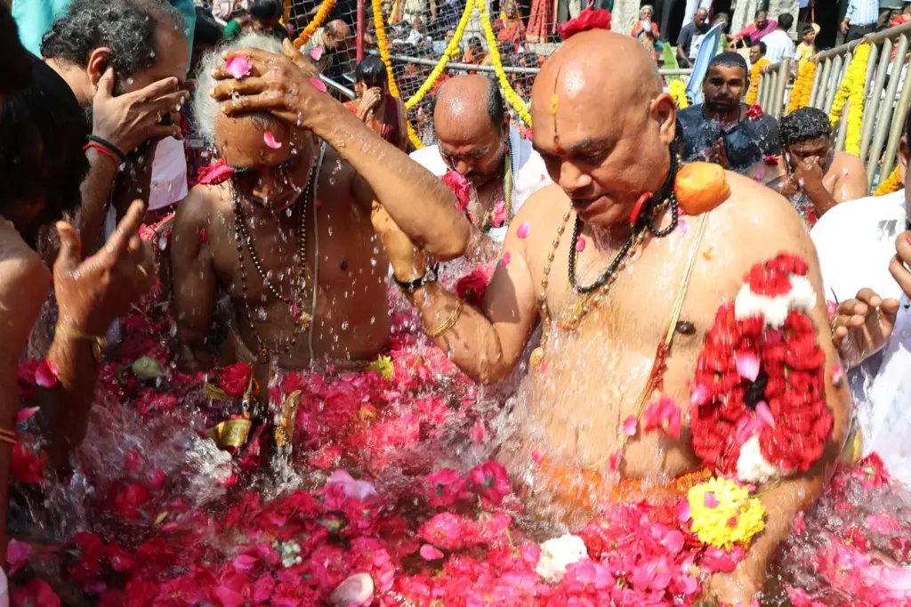 Tirupati: కపిలేశ్వరాలయంలో వైభవంగా త్రిశూలస్నానం