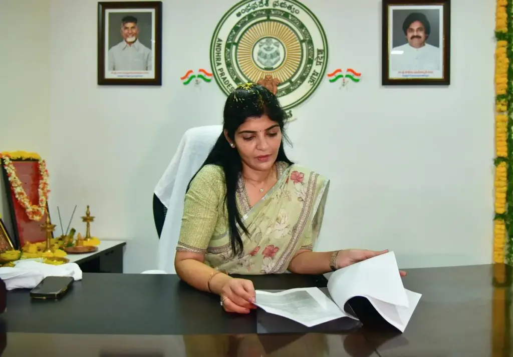 AP: రేపు నెల్లూరులో ఏపీ మహిళా కమిషన్ చైర్పర్సన్ పర్యటన