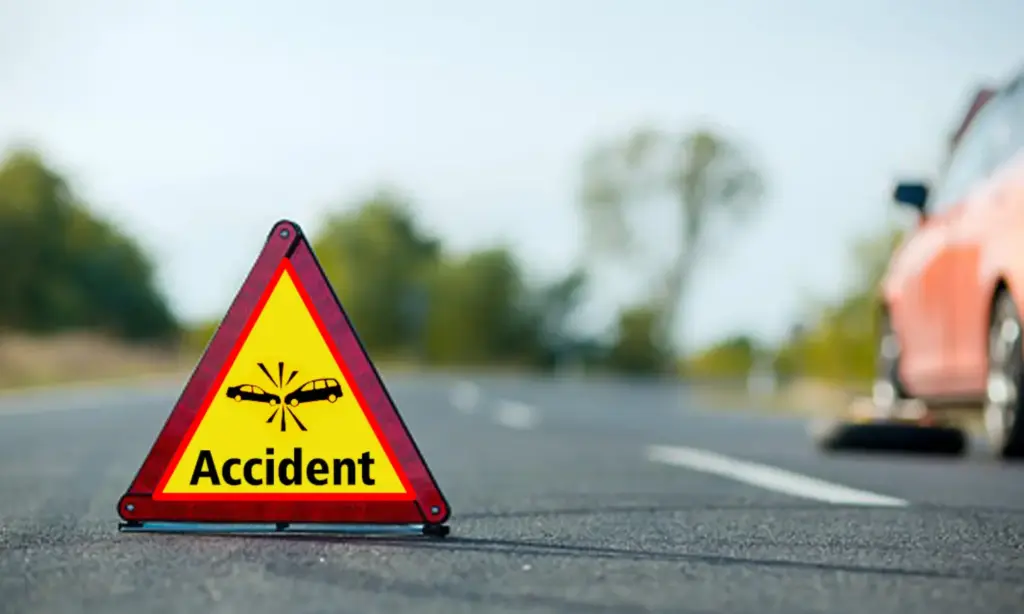 Road accident: జహీరాబాద్ రోడ్డు ప్రమాదం లో ఇద్దరు దుర్మరణం