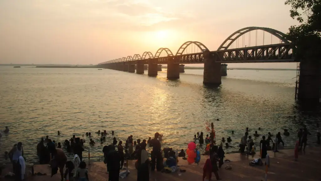 South Central Railway: గోదావరి పుష్కరాలకు ముందస్తుగా రైల్వే పనులు