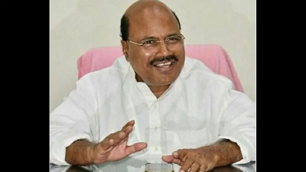 మాజీ ఎమ్మెల్యే మంచిరెడ్డి కిషన్ రెడ్డికి పోలీసు నోటీసులు