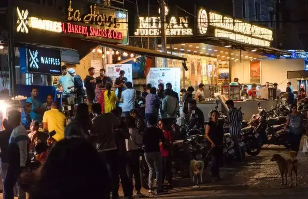 Telangana: Good news for food lovers.. Food streets in three cities