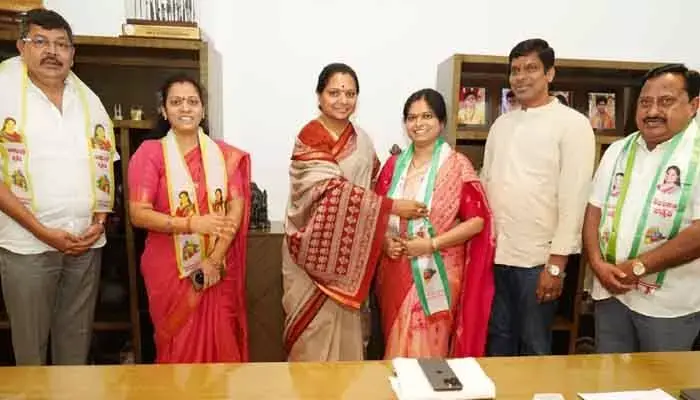 Kavitha: తెలంగాణ జాగృతిలో చేరిన కావేటి సమ్మయ్య కుటుంబం 