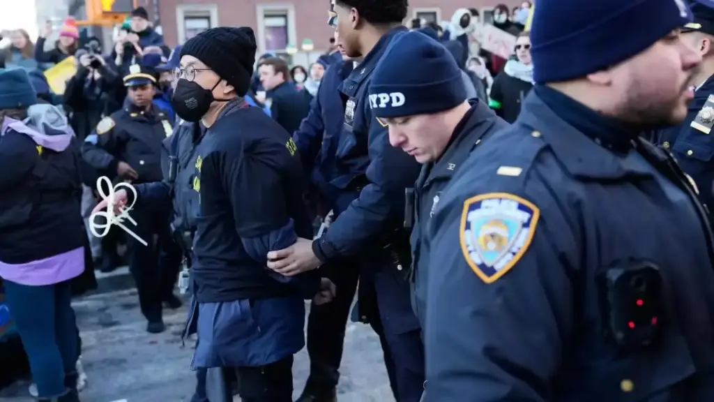 America:"వరెస్ట్ ఆఫ్ ది వరెస్ట్" లిస్టులో 89 మంది భారతీయులు