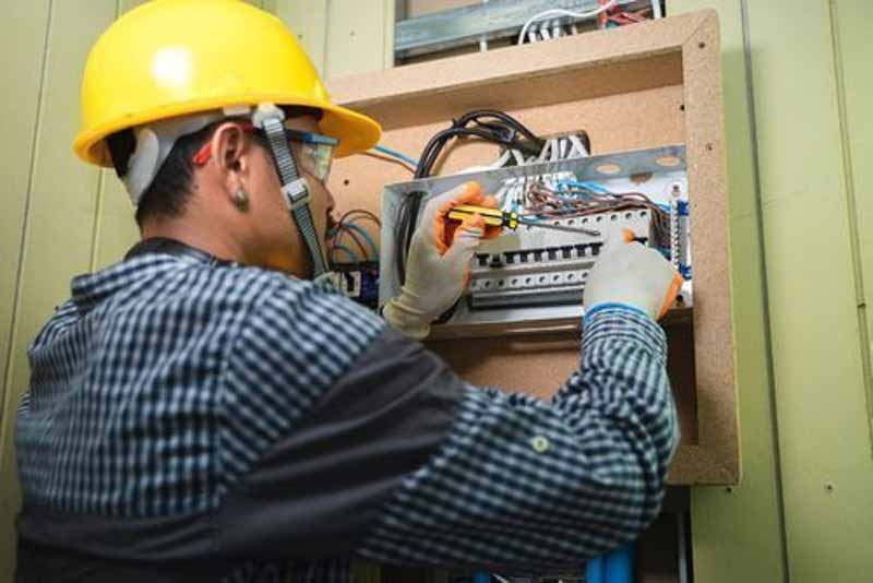 Electrical Connections : గుడ్ న్యూస్..తెలంగాణ లో గృహాలకు ఫ్రీగా విద్యుత్ కనెక్షన్లు