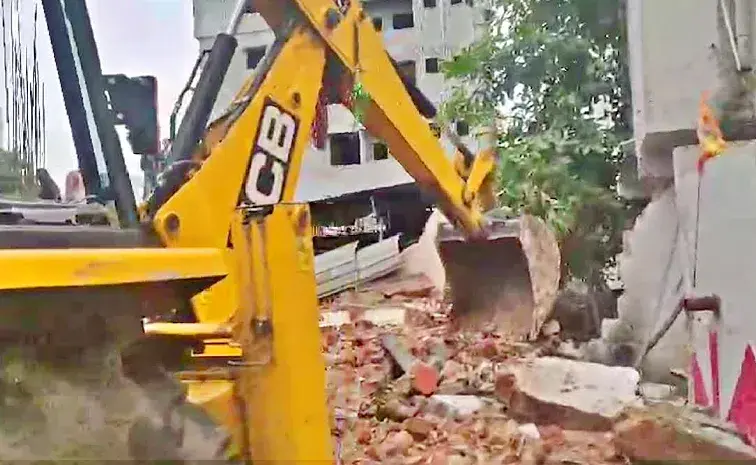 Telangana Hydra: హైడ్రా కూల్చివేతల పై ఈటల రాజేందర్ ఆగ్రహం