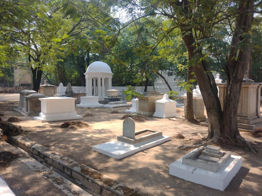 British to India military : ముత్తాత సమాధి కోసం ఇంగ్లండ్ నుంచి హైదరాబాద్ చేరుకున్నాడు